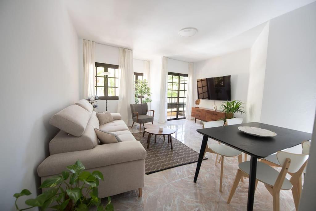 Comfortable Centric Apartment Steps From The Beach 그란 타라할 외부 사진